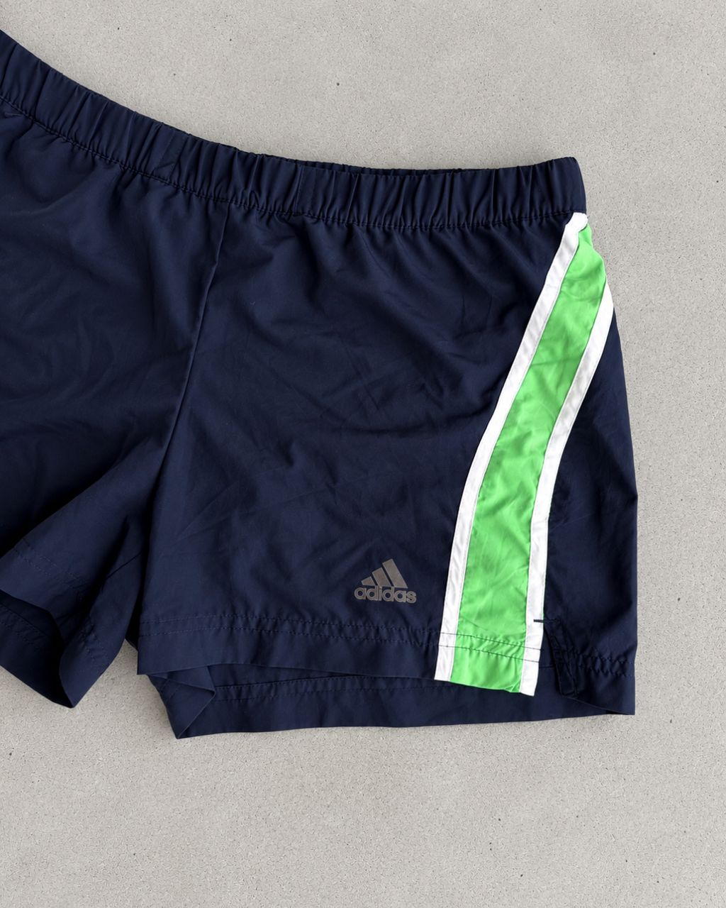 Y2K ADIDAS SHORTS - S-M