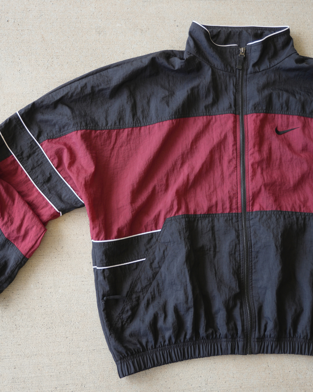 TRUE VINTAGE NIKE WINDBREAKER JACKET - XL