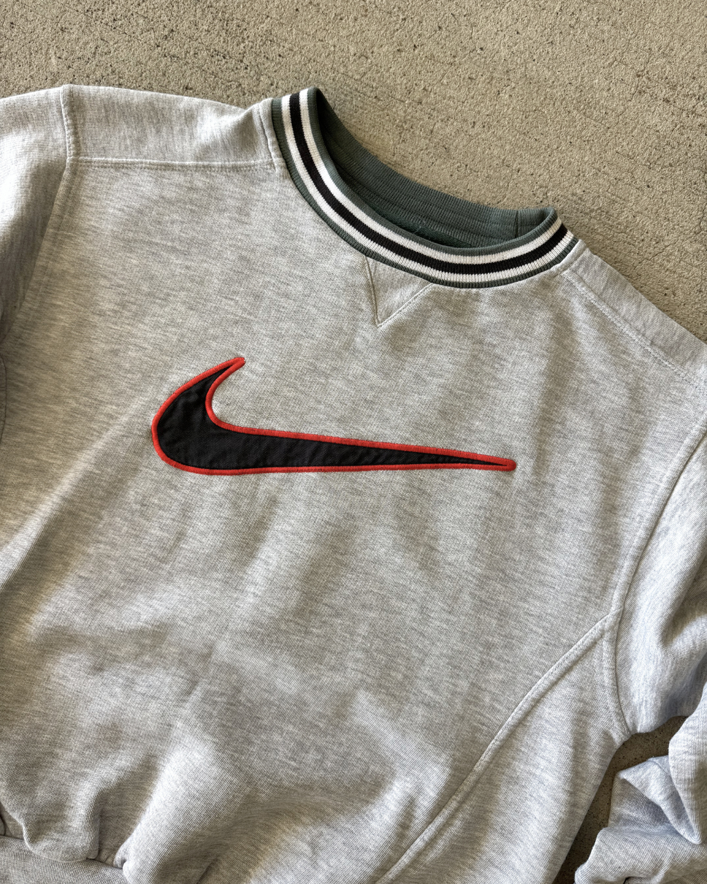 TRUE VINTAGE NIKE CREW SWEATER - 4-6