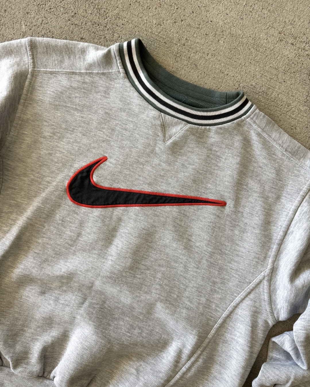 TRUE VINTAGE NIKE CREW SWEATER - 4-6