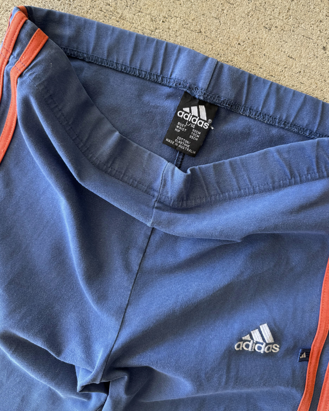 TRUE VINTAGE ADIDAS SWEATPANTS - 8-10