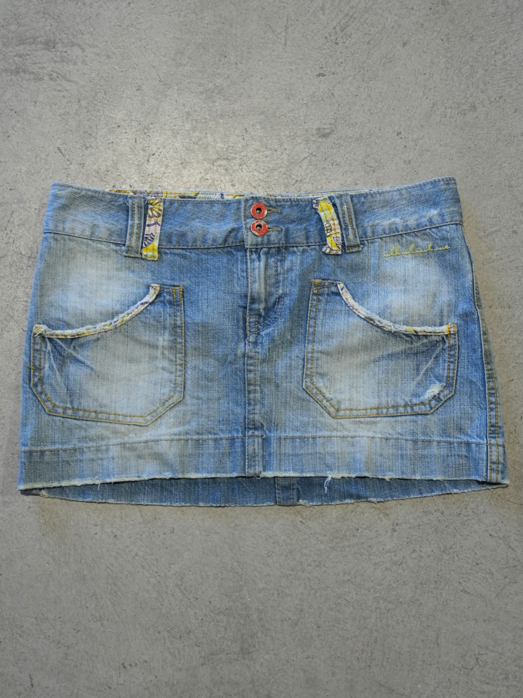 TRUE VINTAGE ALL ABOUT EVE DENIM SKIRT - 10