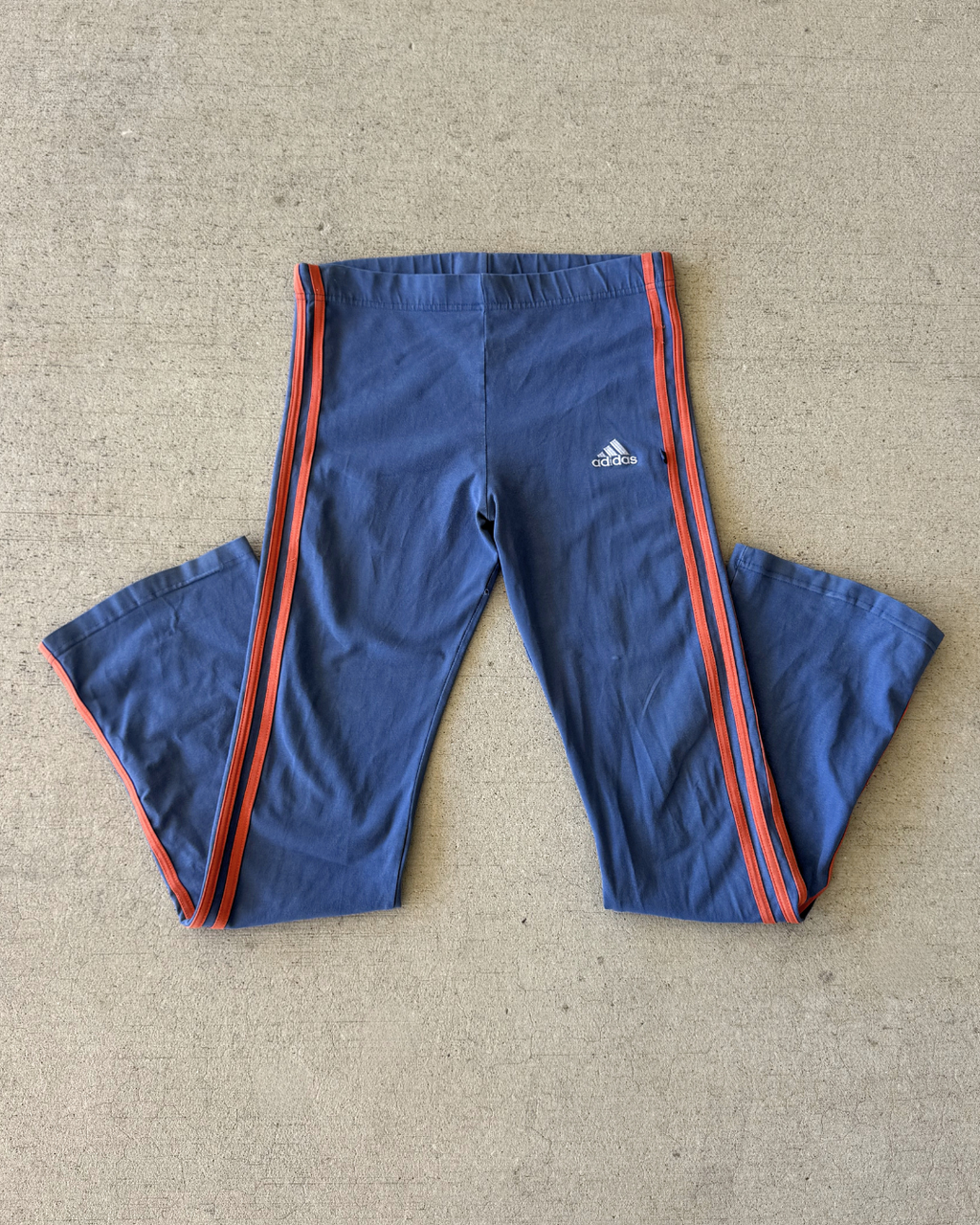 TRUE VINTAGE ADIDAS SWEATPANTS - 8-10