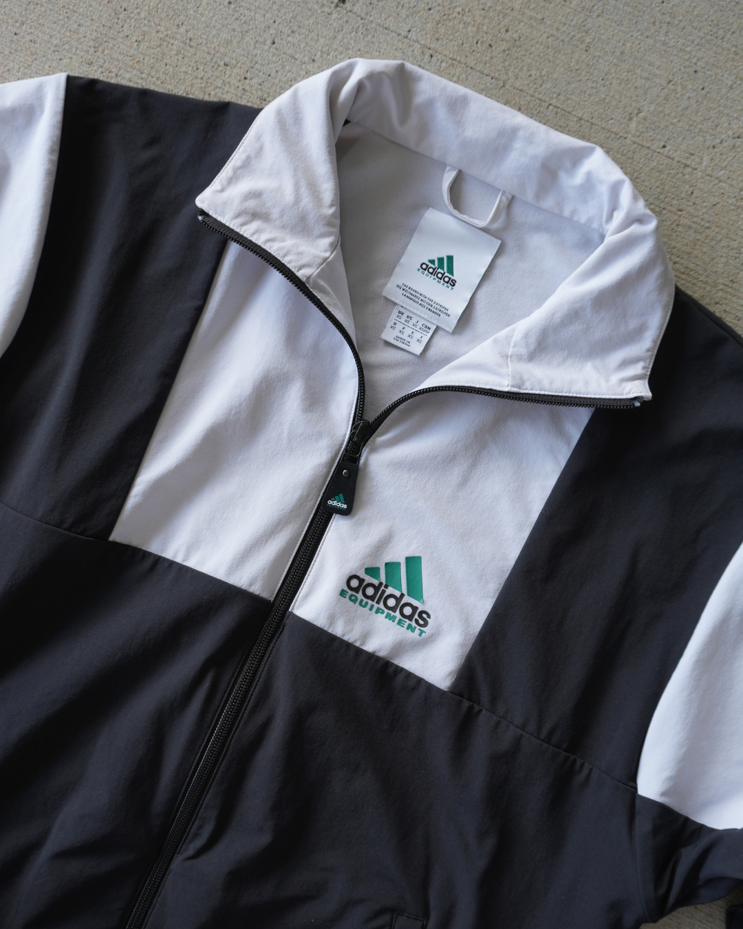 ADIDAS WINDBREAKER JACKET - XS