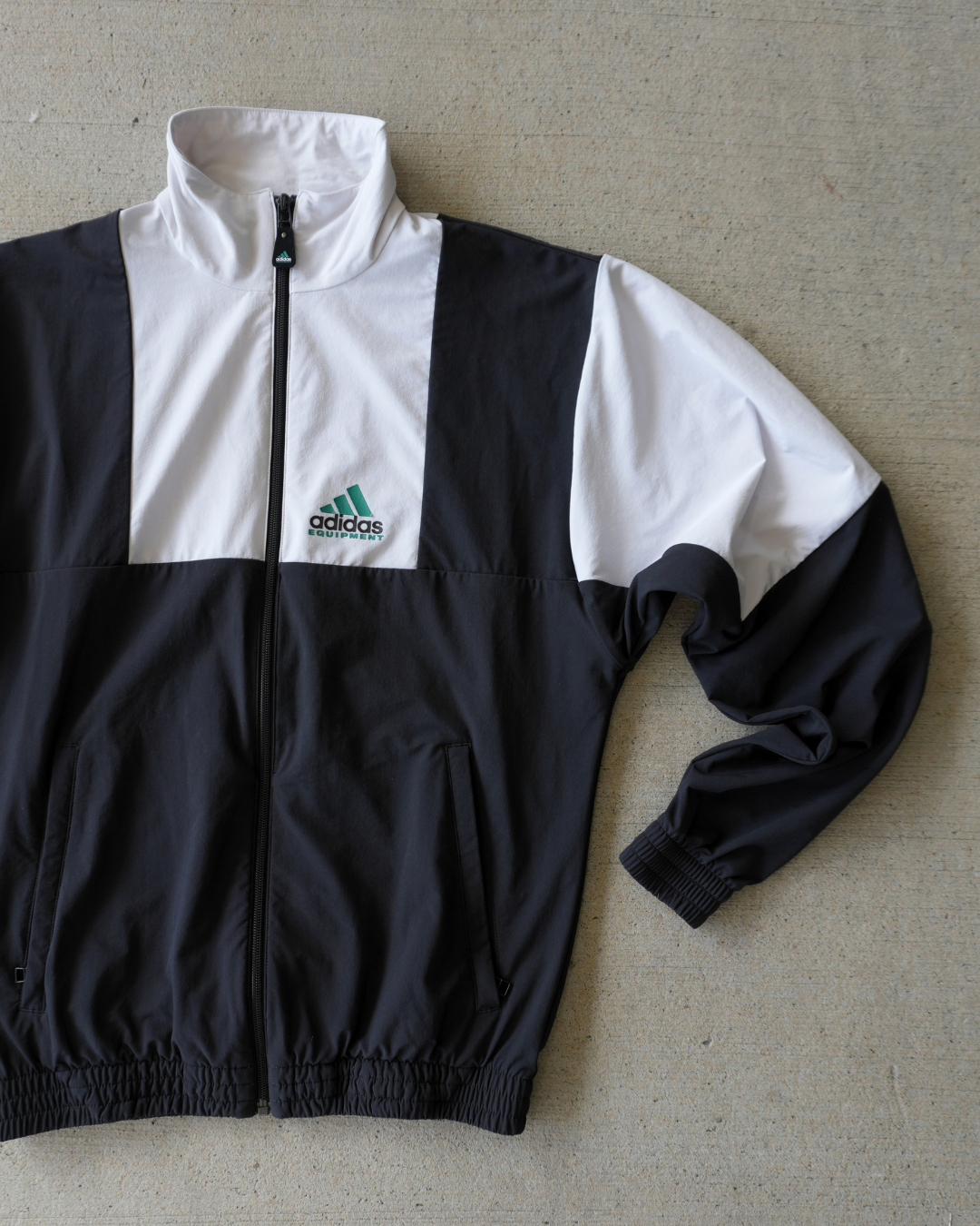 ADIDAS WINDBREAKER JACKET - XS