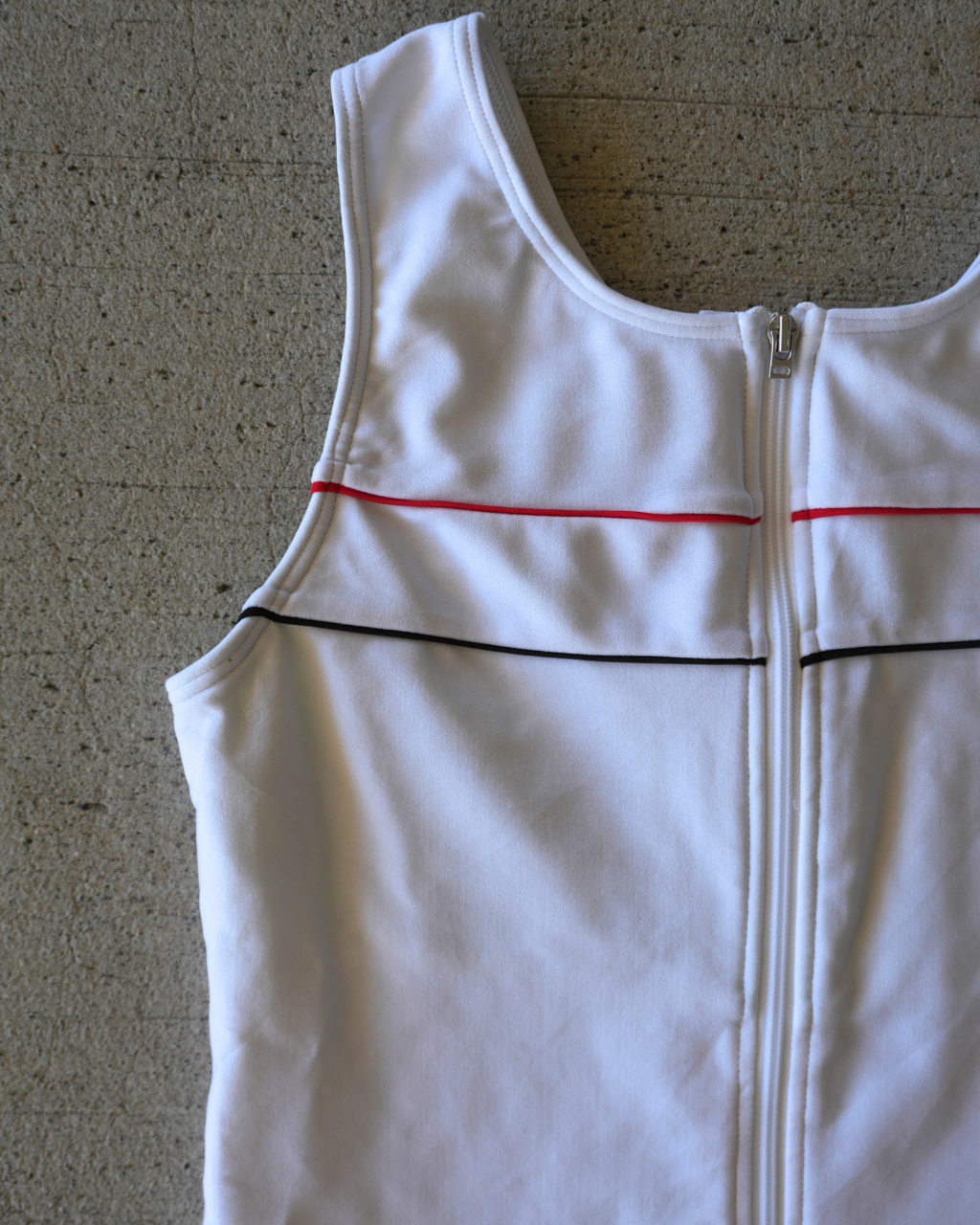 00s ELLESSE ZIP UP VEST - S