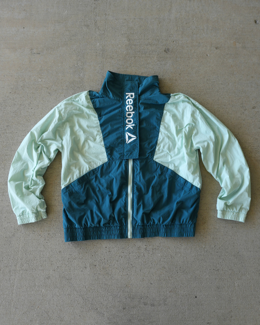 REEBOK WINDBREAKER JACKET - S