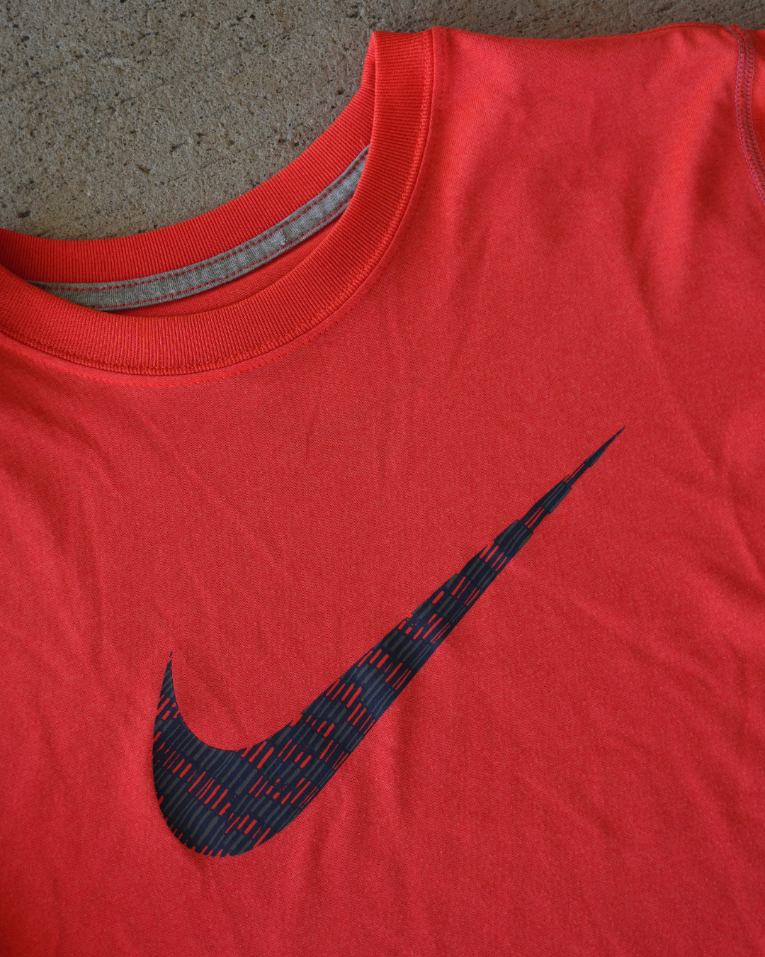 NIKE TEE - M