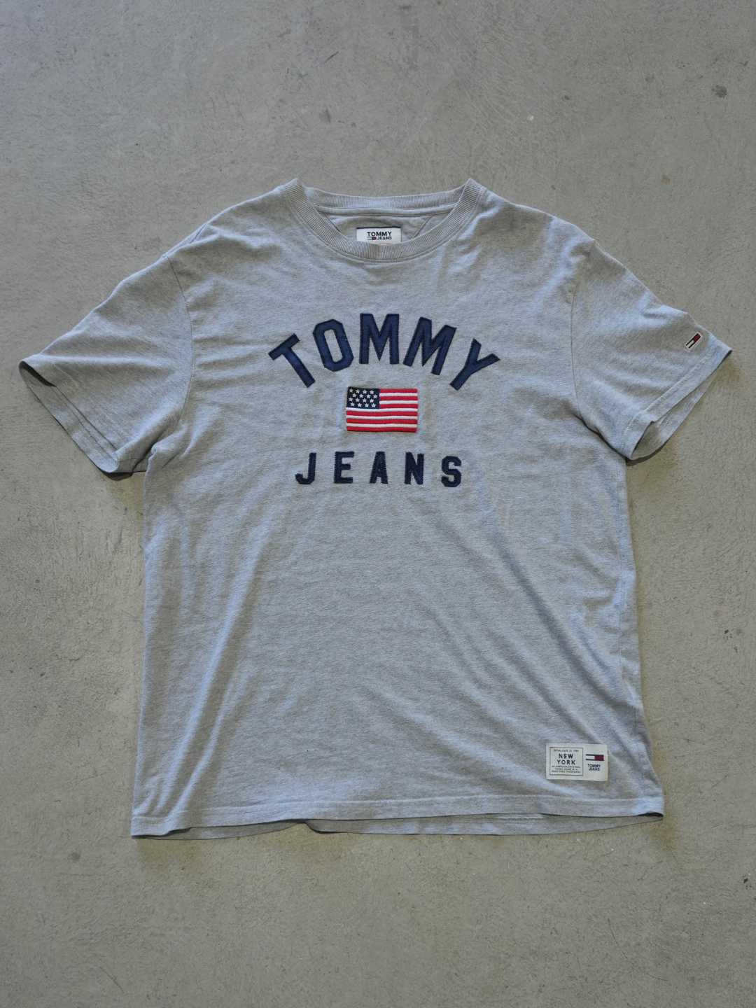 TOMMY JEANS TEE - L