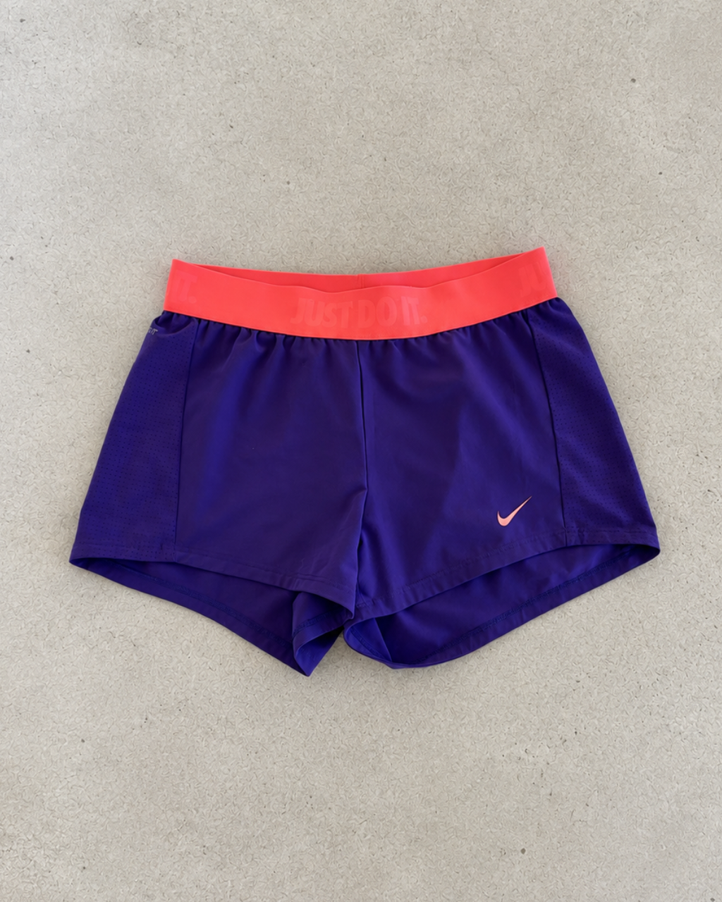 Y2K NIKE SHORT - XS