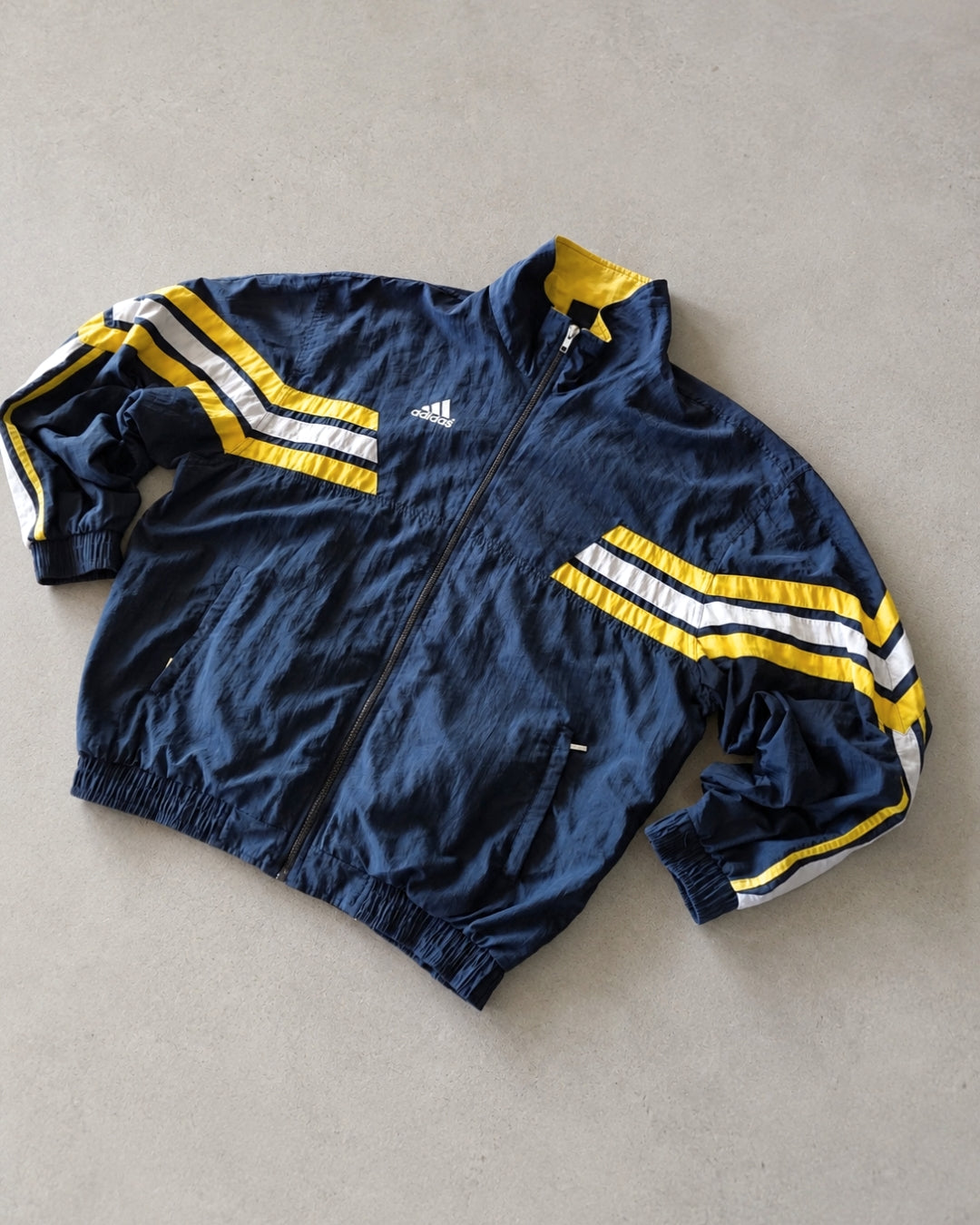 TRUE VINTAGE ADIDAS WINDBREAKER JACKET - M
