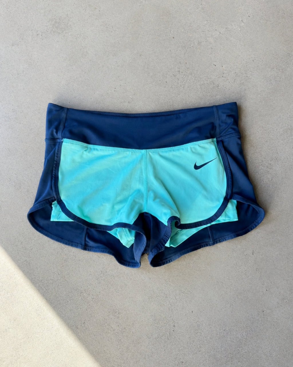 Y2K NIKE DOUBLE LAYERED SHORT - S