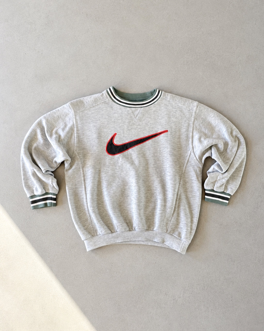 TRUE VINTAGE NIKE CREW SWEATER - 4-6