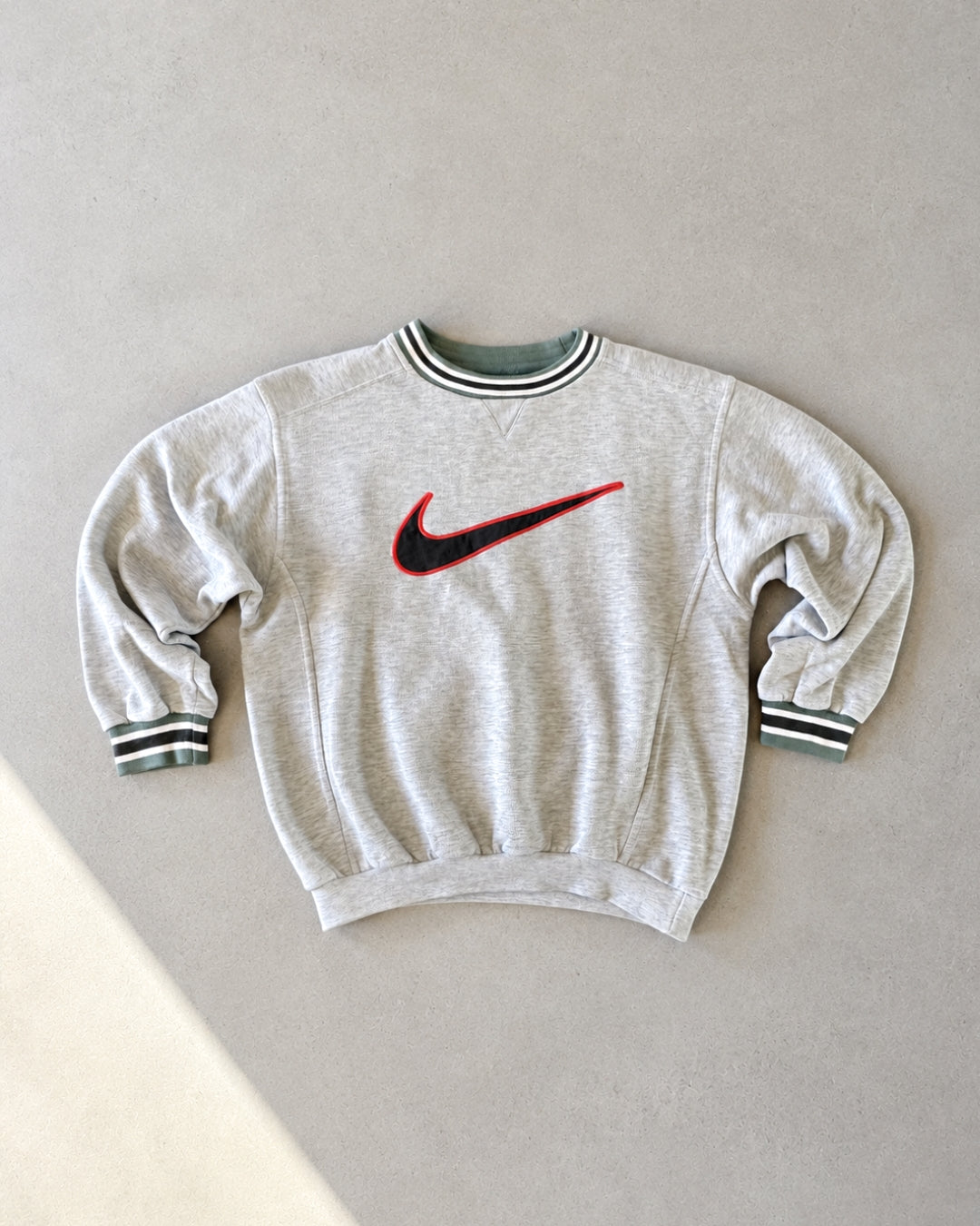 TRUE VINTAGE NIKE CREW SWEATER - 4-6