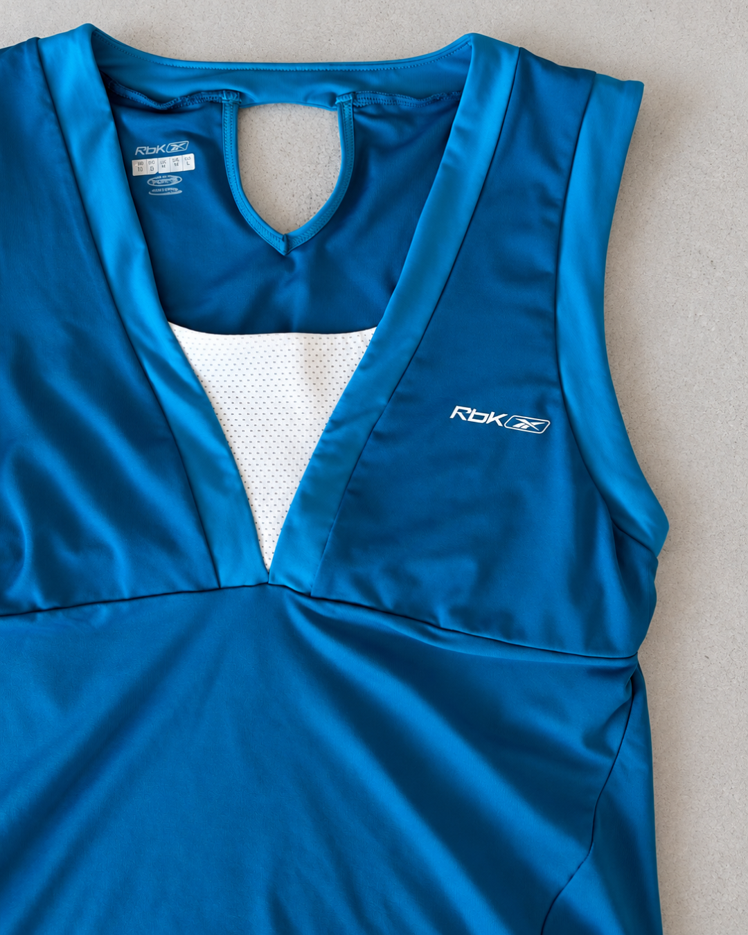 TRUE VINTAGE REEBOK TANK - L