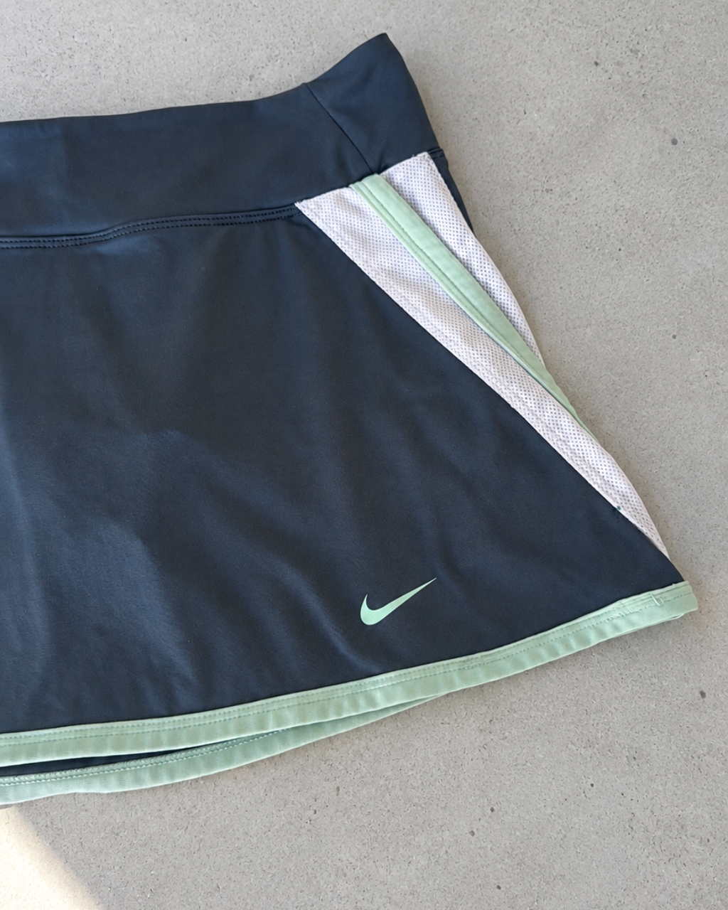 Y2K NIKE SKORT - XS