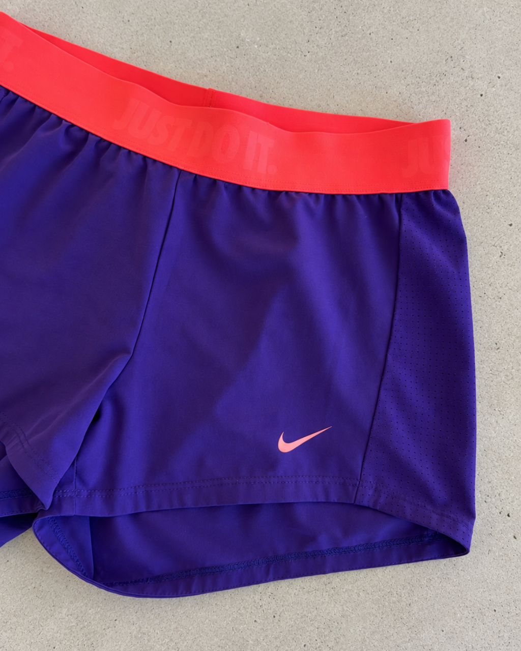 Y2K NIKE SHORT - XS