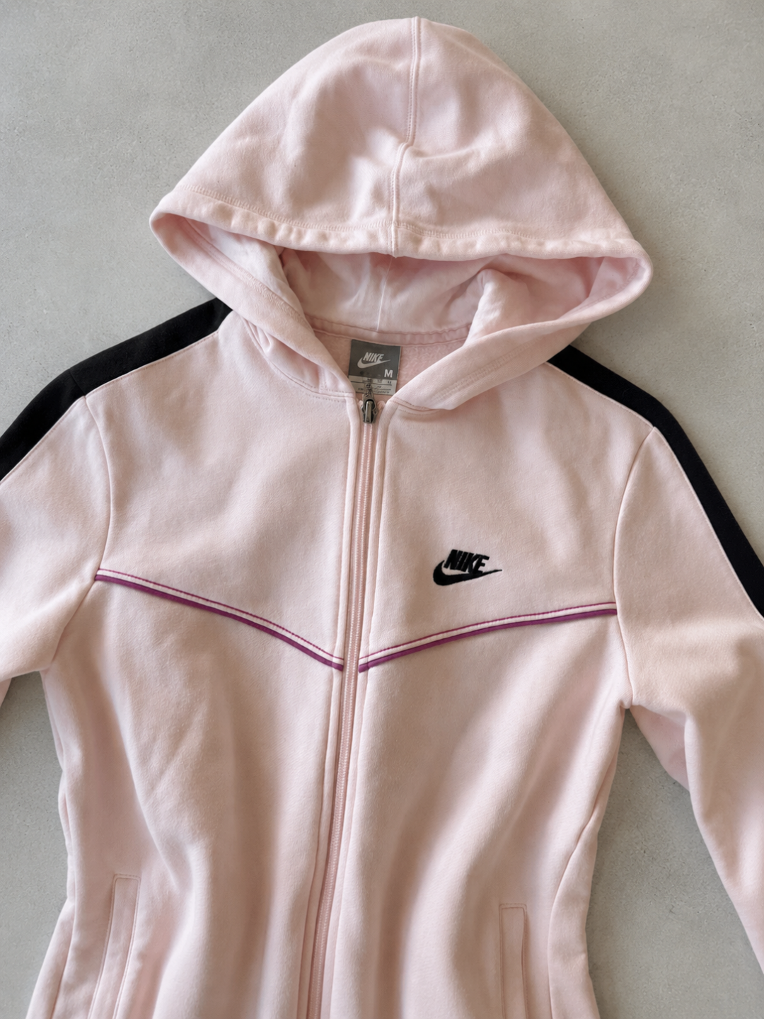 TRUE VINTAGE NIKE ZIP UP JACKET - M